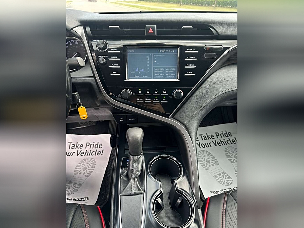 2019 Toyota Camry LE - Photo 16