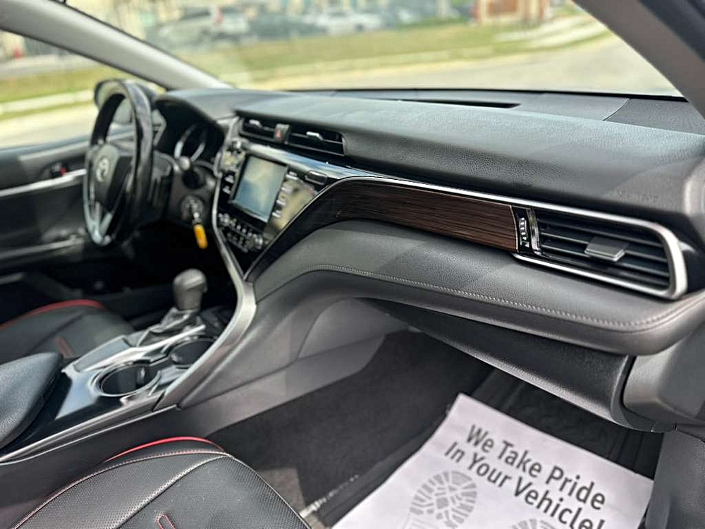2019 Toyota Camry LE - Photo 12