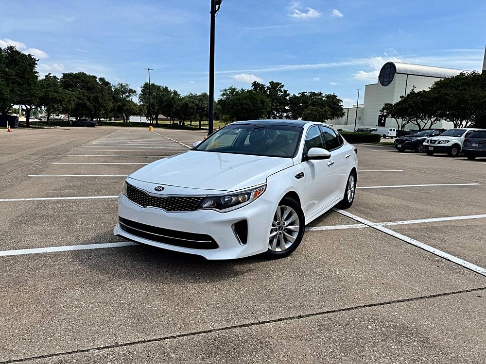 2018 Kia Optima S AT's photo
