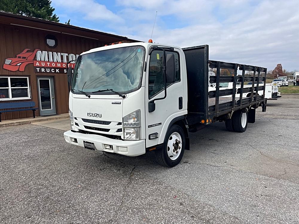 2016 Isuzu NPR HD's photo