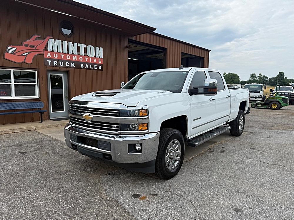 2019 Chevrolet Silverado HD's photo