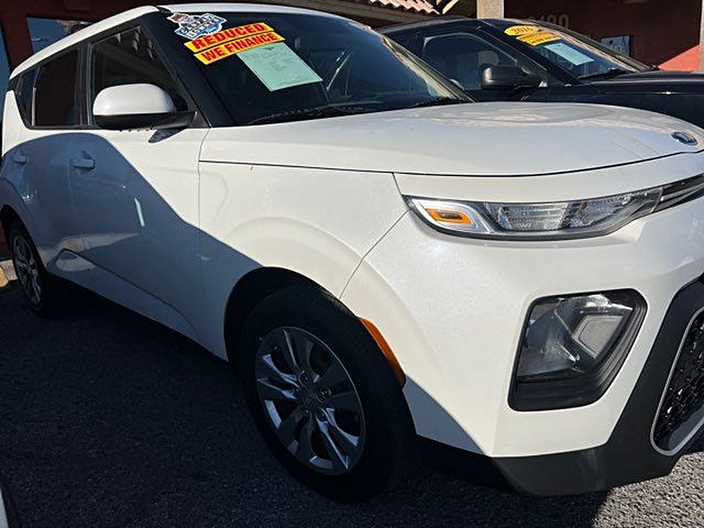 2021 Kia Soul LX's photo