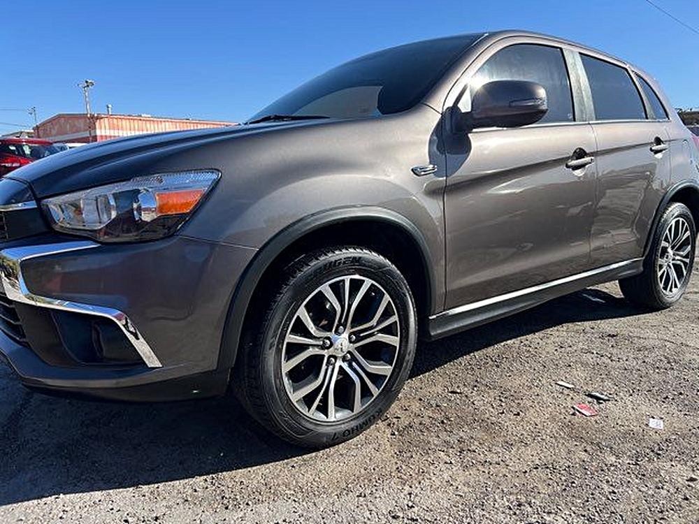 2017 Mitsubishi Outlander Sport 2.4 SE AWC CVT's photo