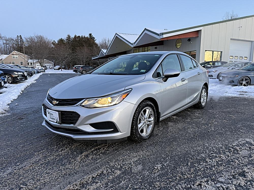 2016 Chevrolet Cruze LT's photo