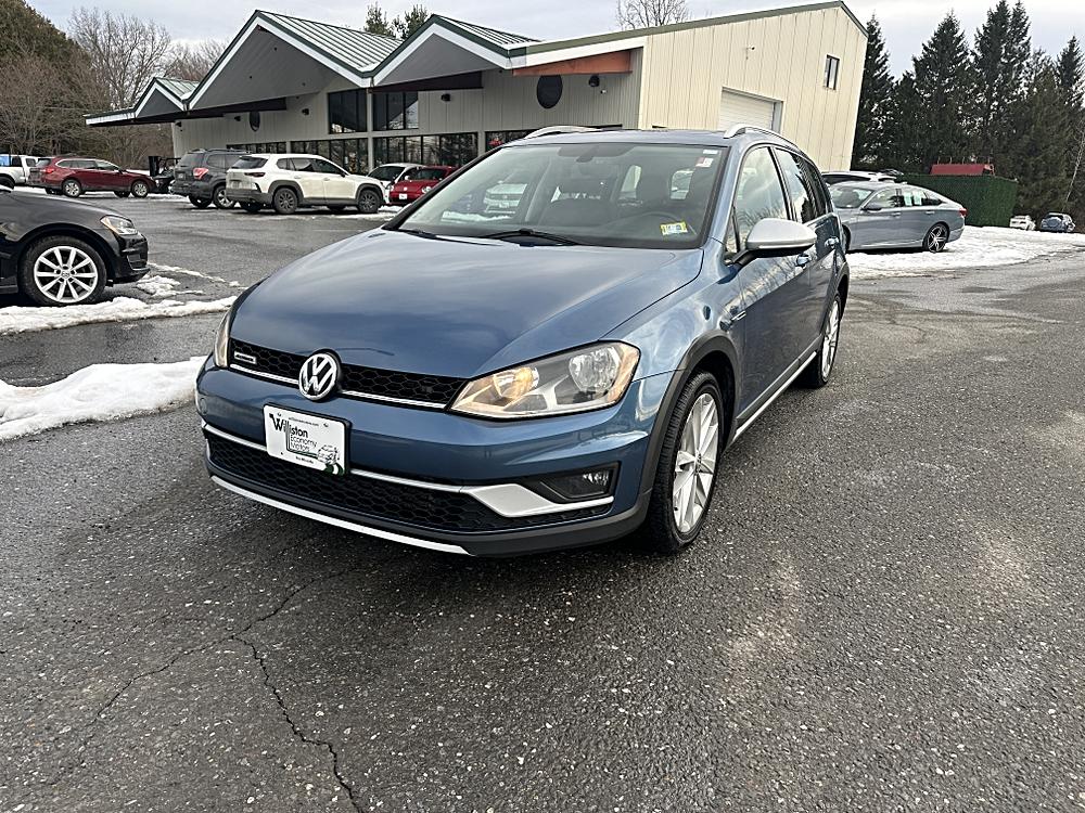 2017 Volkswagen Golf Alltrack Alltrack SE's photo