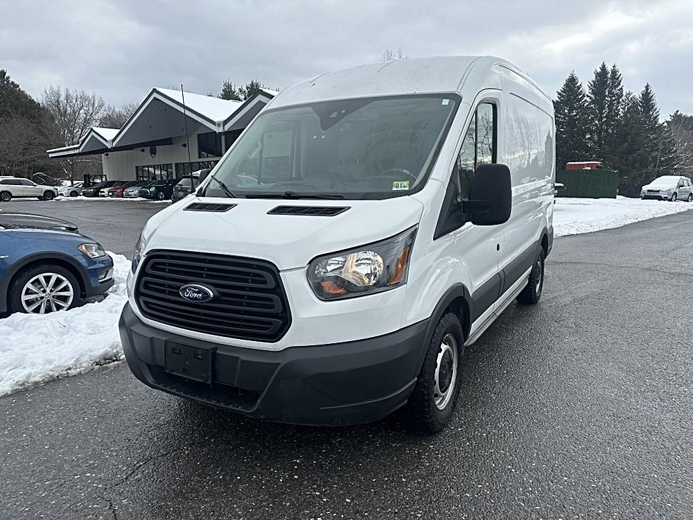 2018 Ford Transit Base's photo