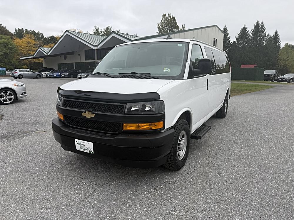 2022 Chevrolet Express Passenger LS