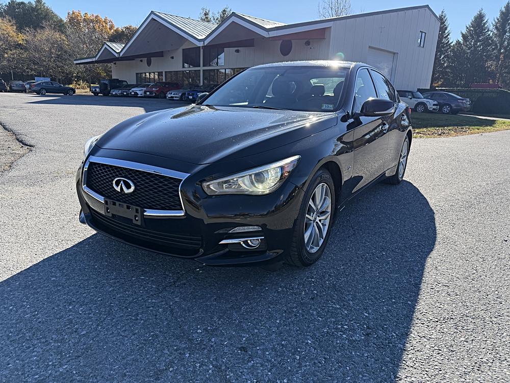 2015 INFINITI Q50 Base