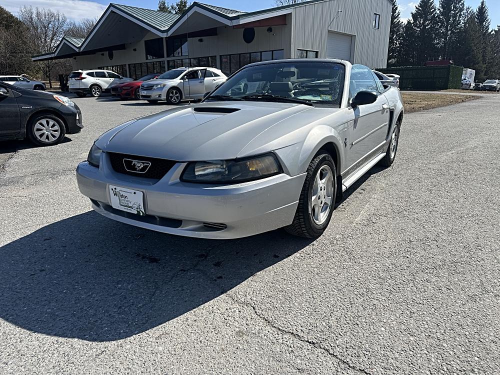 2002 Ford Mustang Deluxe