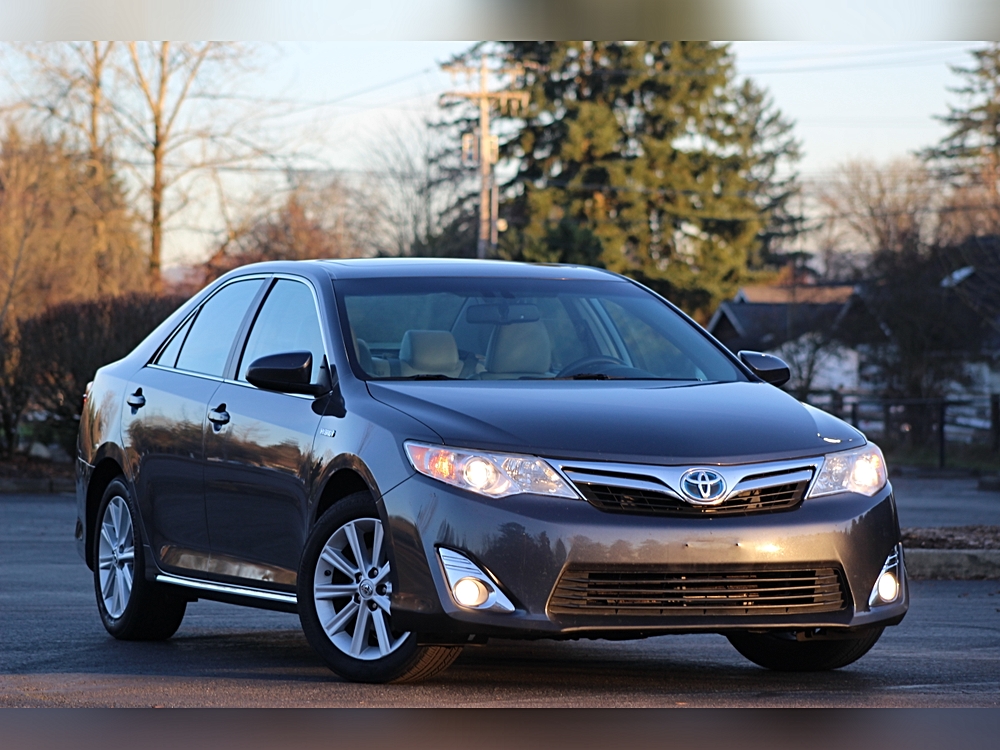 2013 Toyota Camry LE Hybrid