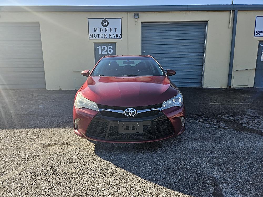 2015 Toyota Camry XLE's photo