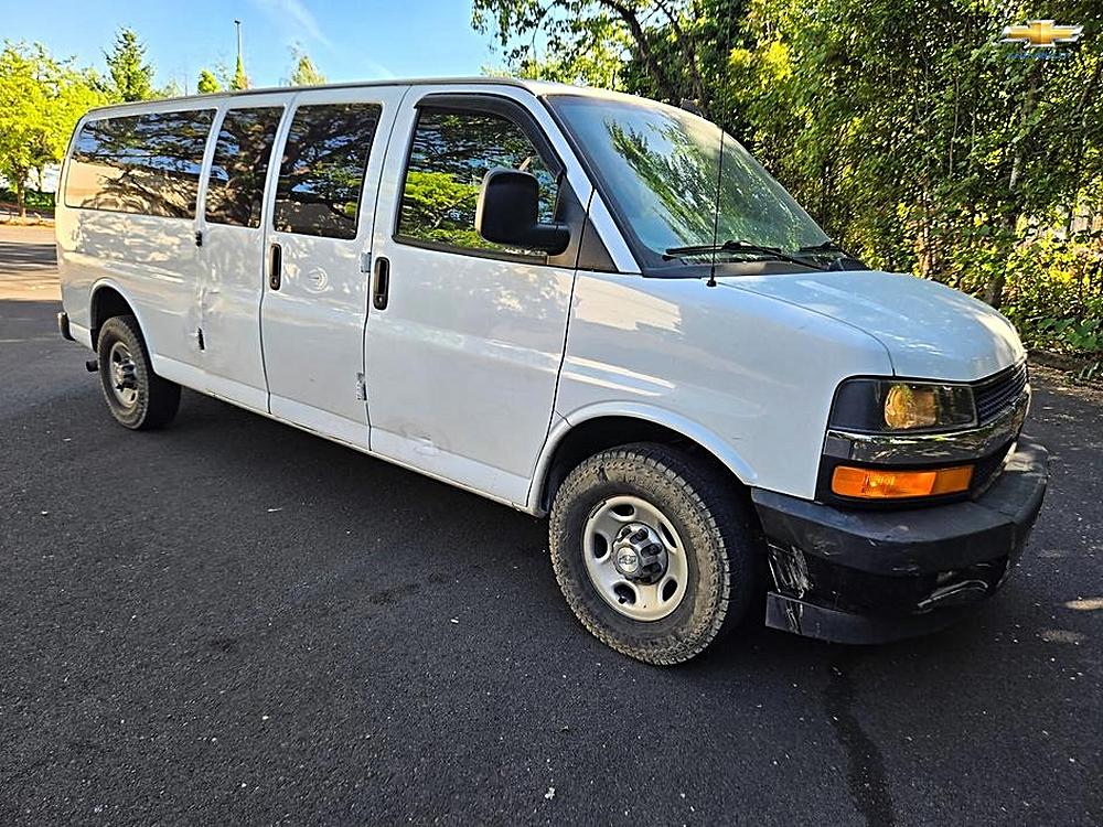 2017 Chevrolet Express 3500 LS Extended's photo
