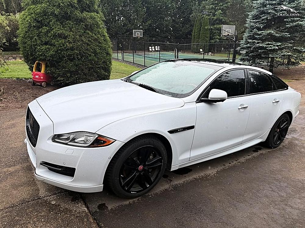 2017 Jaguar XJ XJ R-Sport AWD's photo