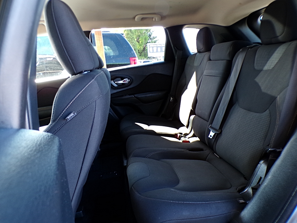 2016 Jeep Cherokee Latitude - Photo 9