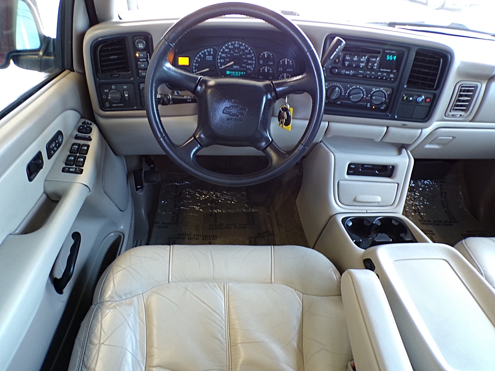 2002 Chevrolet Tahoe LS - Photo 9