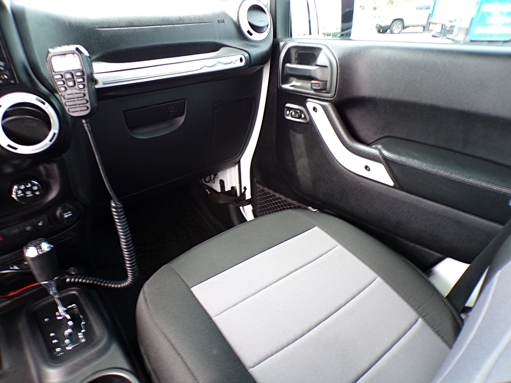 2015 Jeep Wrangler Unlimited Sahara - Photo 14