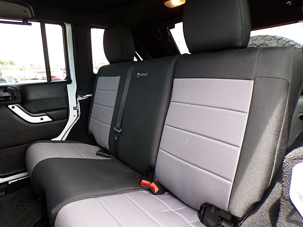 2015 Jeep Wrangler Unlimited Sahara - Photo 9