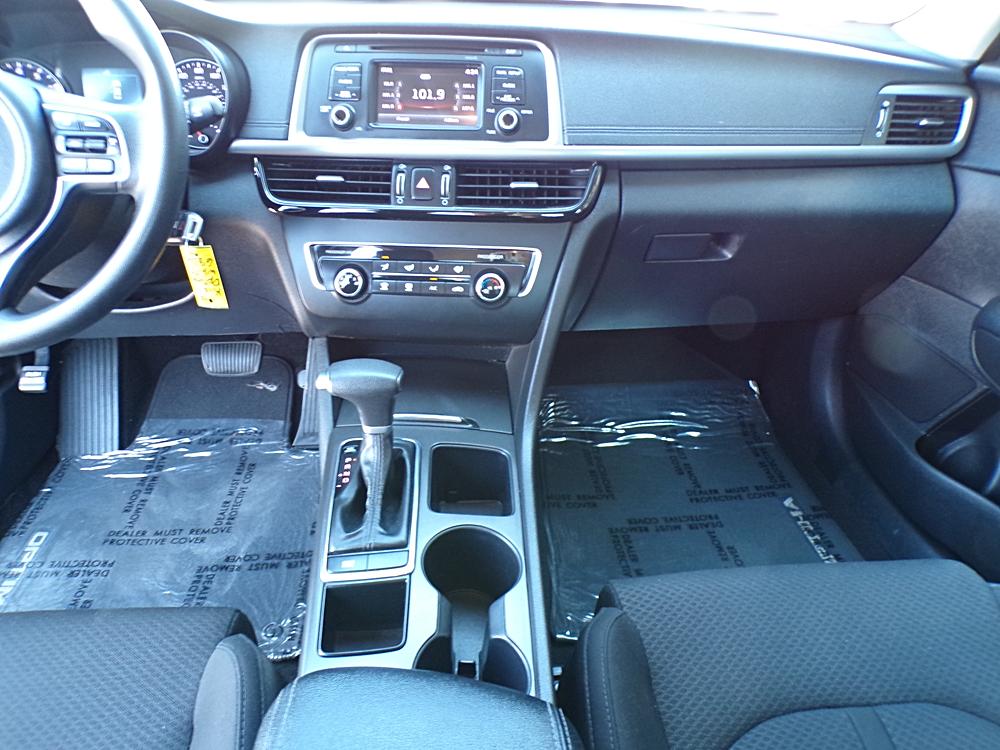 2016 Kia Optima LX - Photo 11