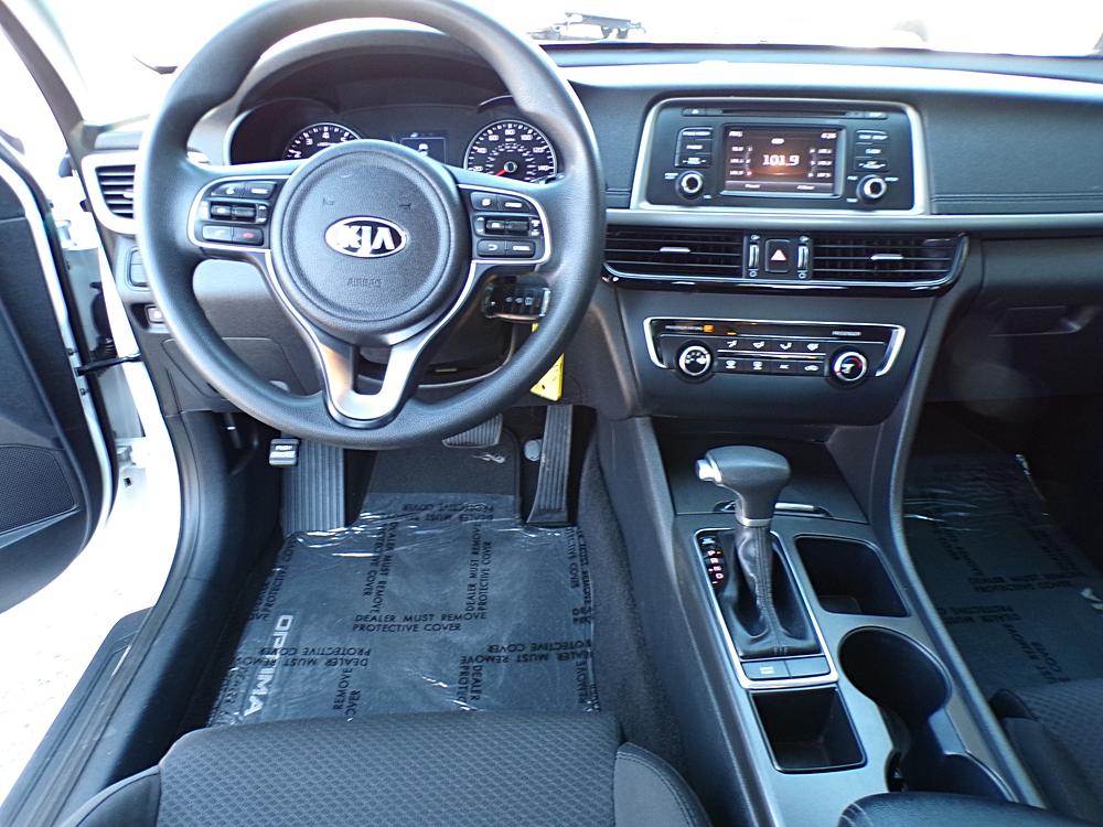 2016 Kia Optima LX - Photo 10