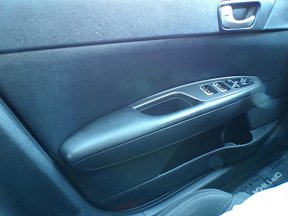 2016 Kia Optima LX - Photo 9