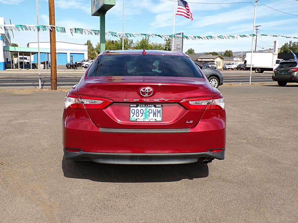 2019 Toyota Camry LE - Photo 6