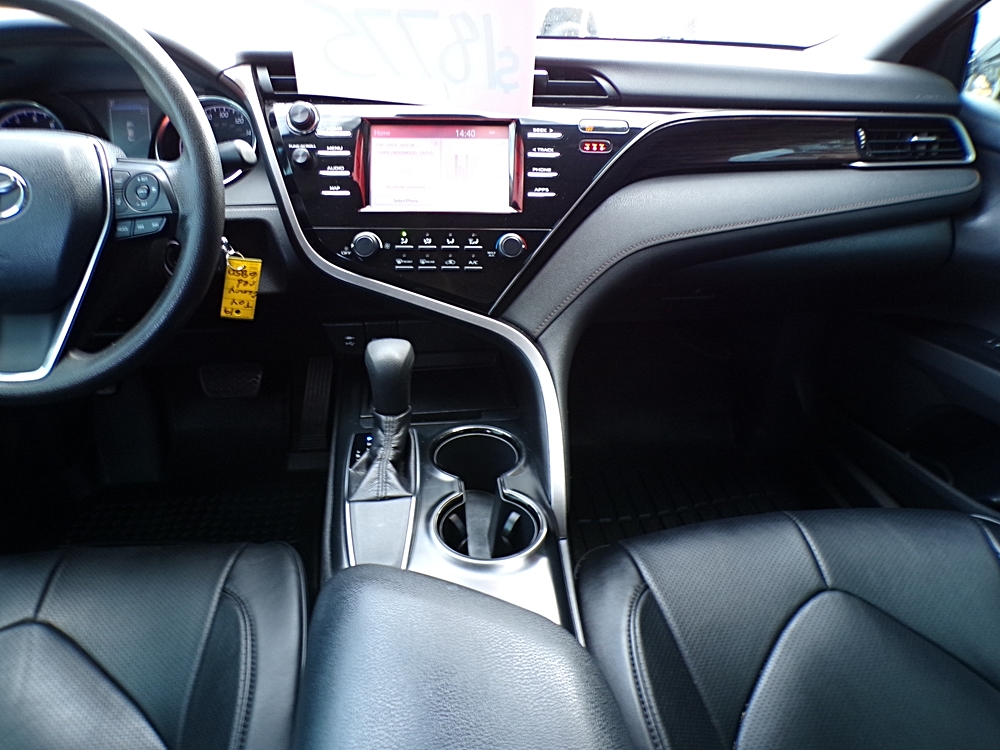 2019 Toyota Camry LE - Photo 13