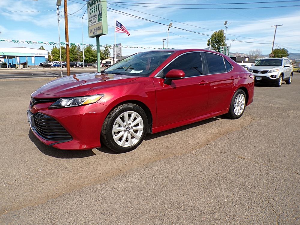 2019 Toyota Camry LE - Photo 7