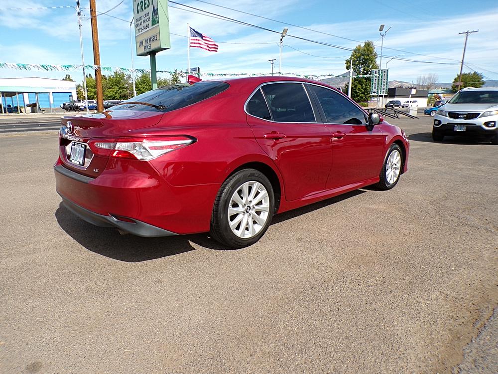 2019 Toyota Camry LE - Photo 8