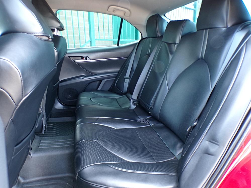 2019 Toyota Camry LE - Photo 10