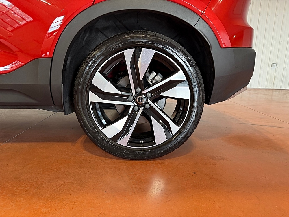 2023 Volvo XC40 Plus - Photo 13