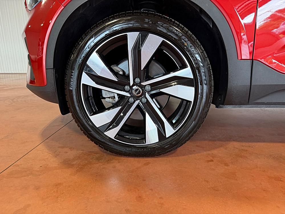 2023 Volvo XC40 Plus - Photo 14