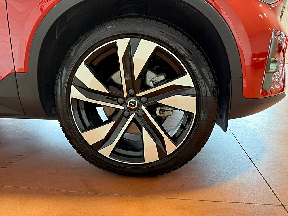 2023 Volvo XC40 Plus - Photo 15