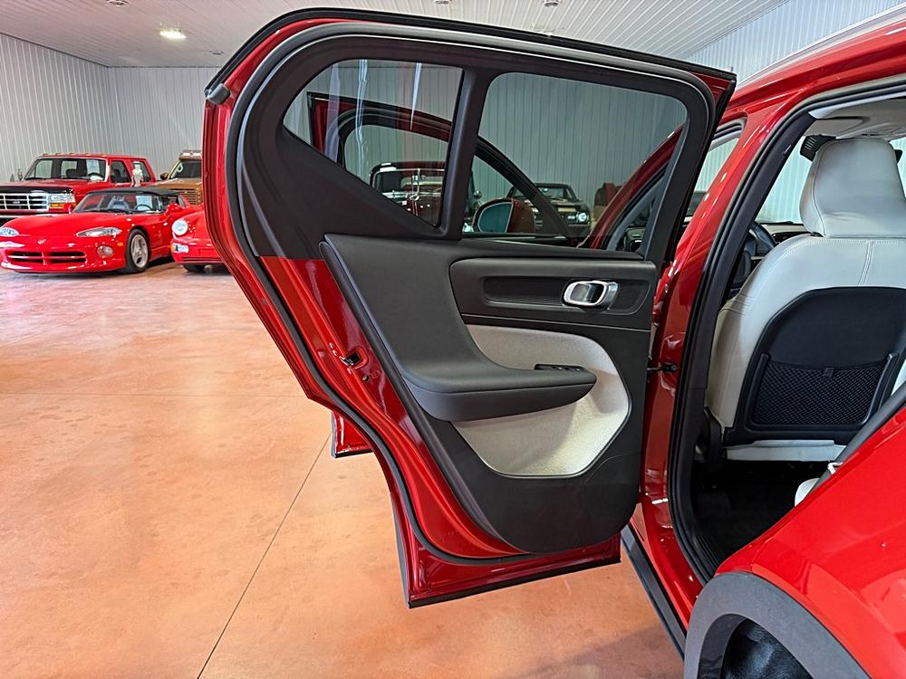 2023 Volvo XC40 Plus - Photo 20