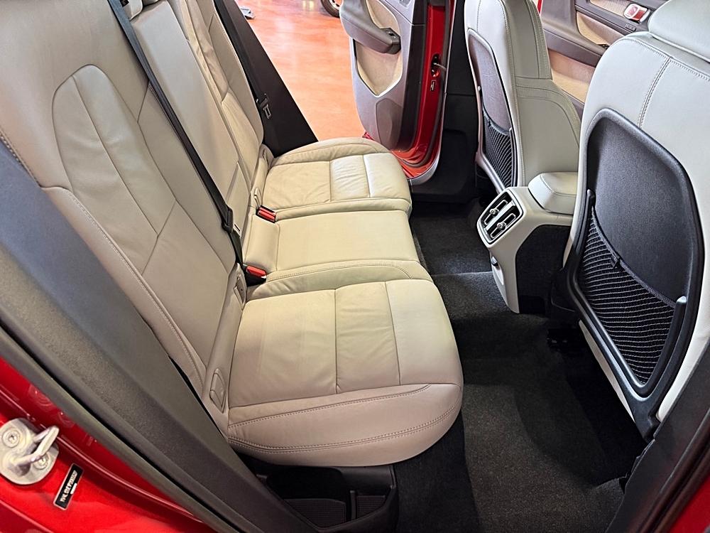 2023 Volvo XC40 Plus - Photo 27