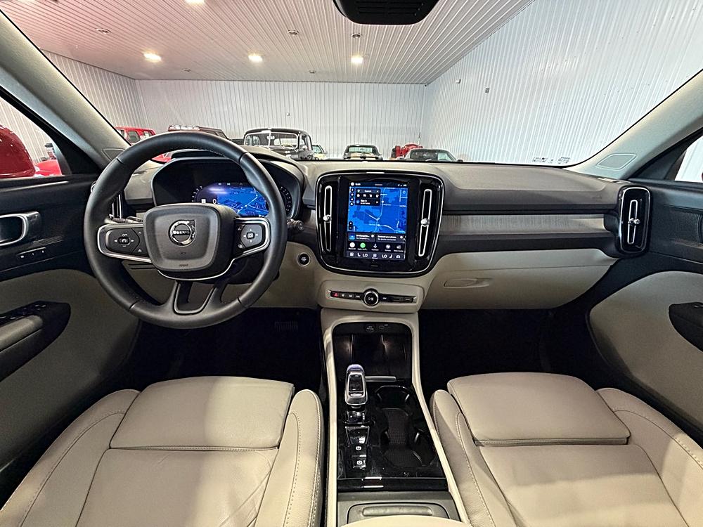 2023 Volvo XC40 Plus - Photo 29