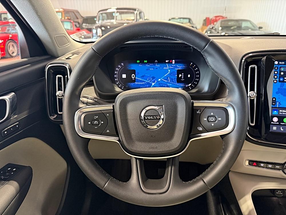 2023 Volvo XC40 Plus - Photo 30