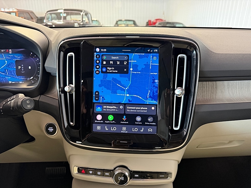 2023 Volvo XC40 Plus - Photo 32