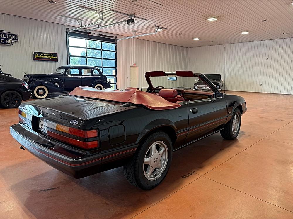 1983 Ford Mustang - Photo 11