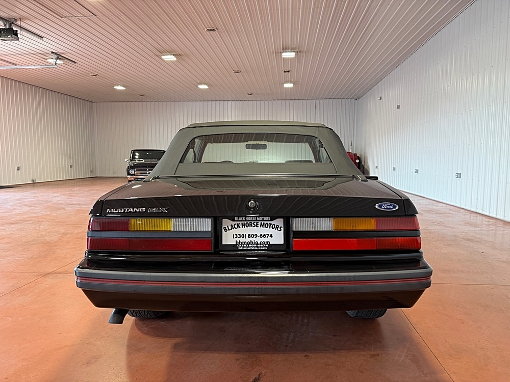 1983 Ford Mustang - Photo 12