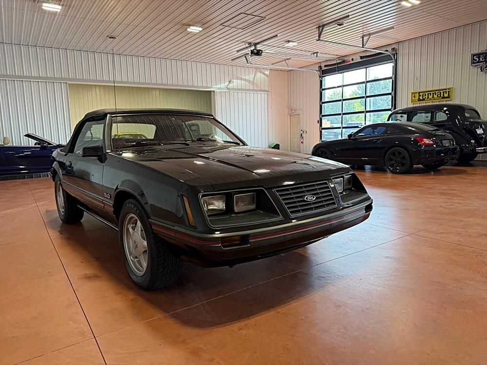 1983 Ford Mustang - Photo 8