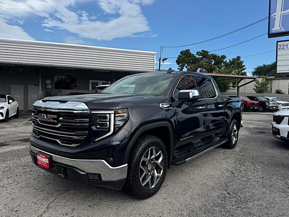 2023 GMC Sierra 4WD Crew Cab Short Box SLT's photo