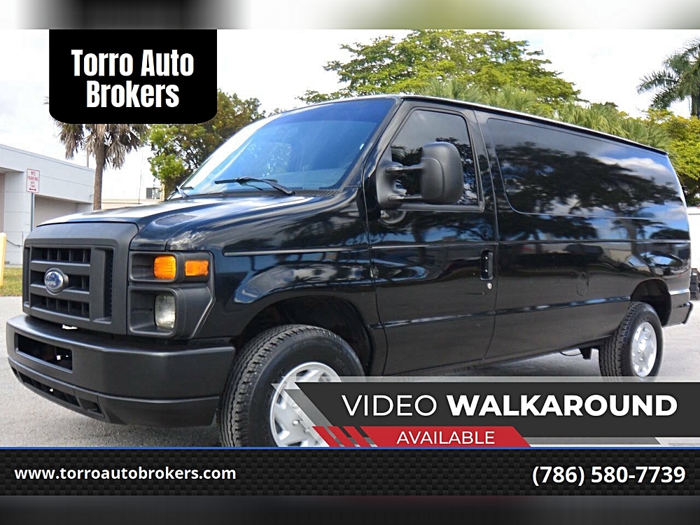 2010 Ford E-Series Econoline Van Commercial's photo