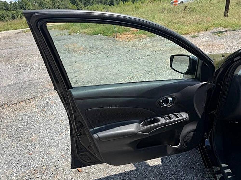 2017 Nissan Versa Sedan SV - Photo 12