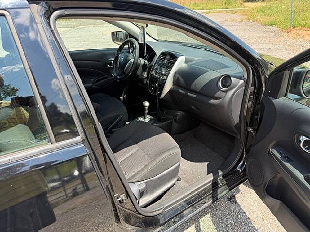 2017 Nissan Versa Sedan SV - Photo 13