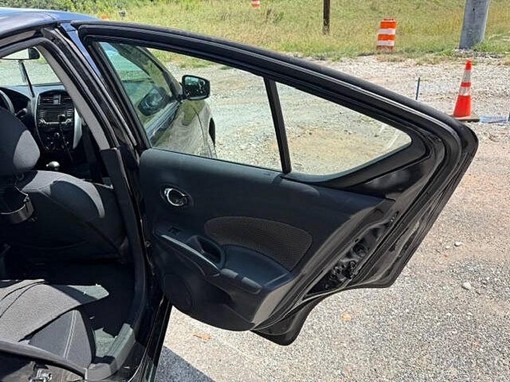 2017 Nissan Versa Sedan SV - Photo 16