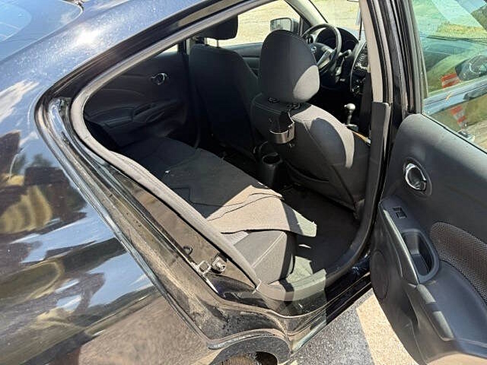 2017 Nissan Versa Sedan SV - Photo 10