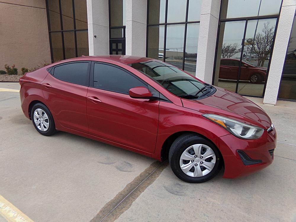 2016 Hyundai Elantra SE's photo