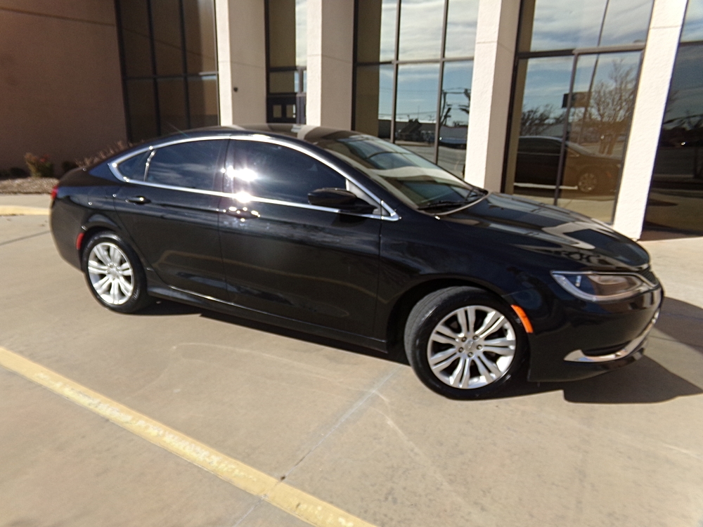 2016 Chrysler 200 Limited's photo