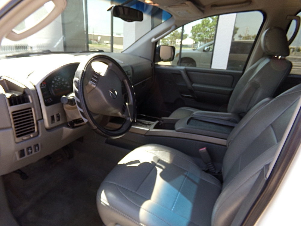 2005 Nissan Armada SE - Photo 9