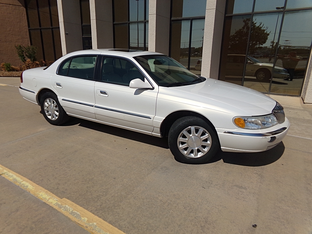 2002 Lincoln Continental Base